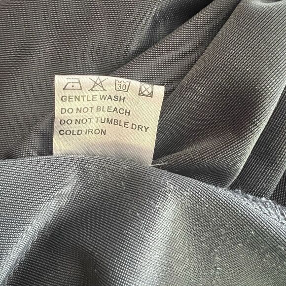 Guberry Women’s  Dress  Bodycon Velour Medium Prom Homecoming Wedding - Picture 5 of 5